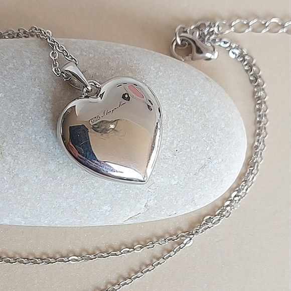 925 Sterling Silver Heart Shaped Locket w engraved message "I love you mom"