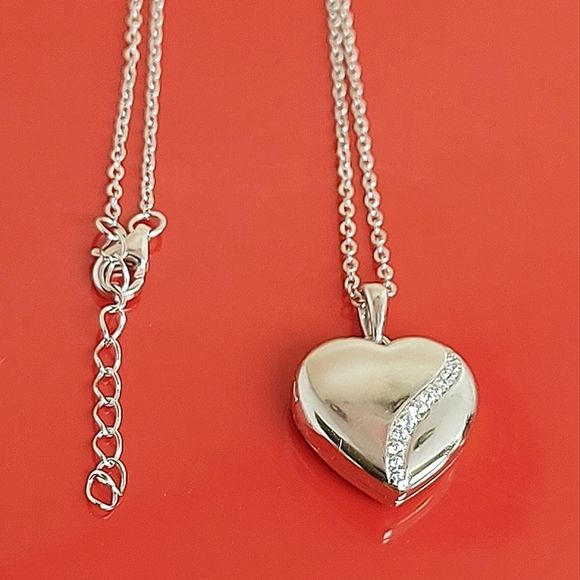 925 Sterling Silver Heart Shaped Locket w engraved message "I love you mom"