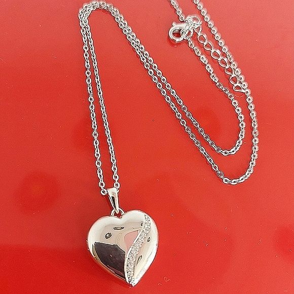 925 Sterling Silver Heart Shaped Locket w engraved message "I love you mom"