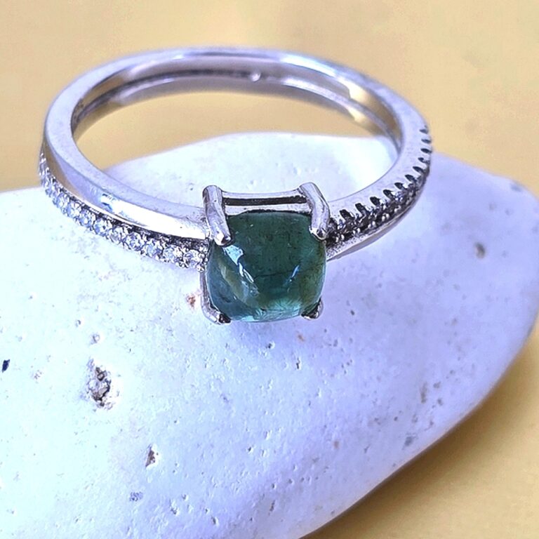 Natural Emerald 925 Sterling Silver Ring Sz 7