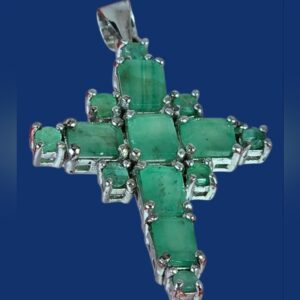 925 Sterling Silver Cross Pendant 2.9x2.2cm with Natural Emerald Gemstone